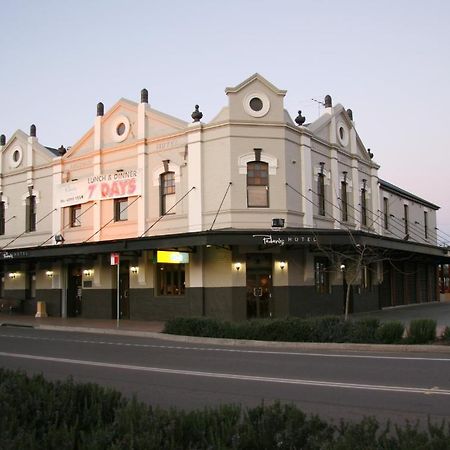 Peden'S Hotel Σέσνοκ Εξωτερικό φωτογραφία